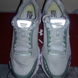 Under Armour HOVR Infinite Running shoes